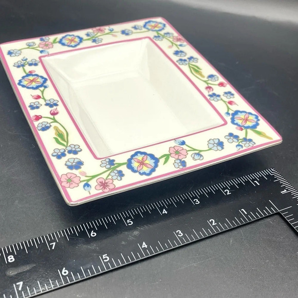 Lenox Shallow Bowl - Bouvier Floral Scalamandre - 8" x 6" - Picture 7 of 7